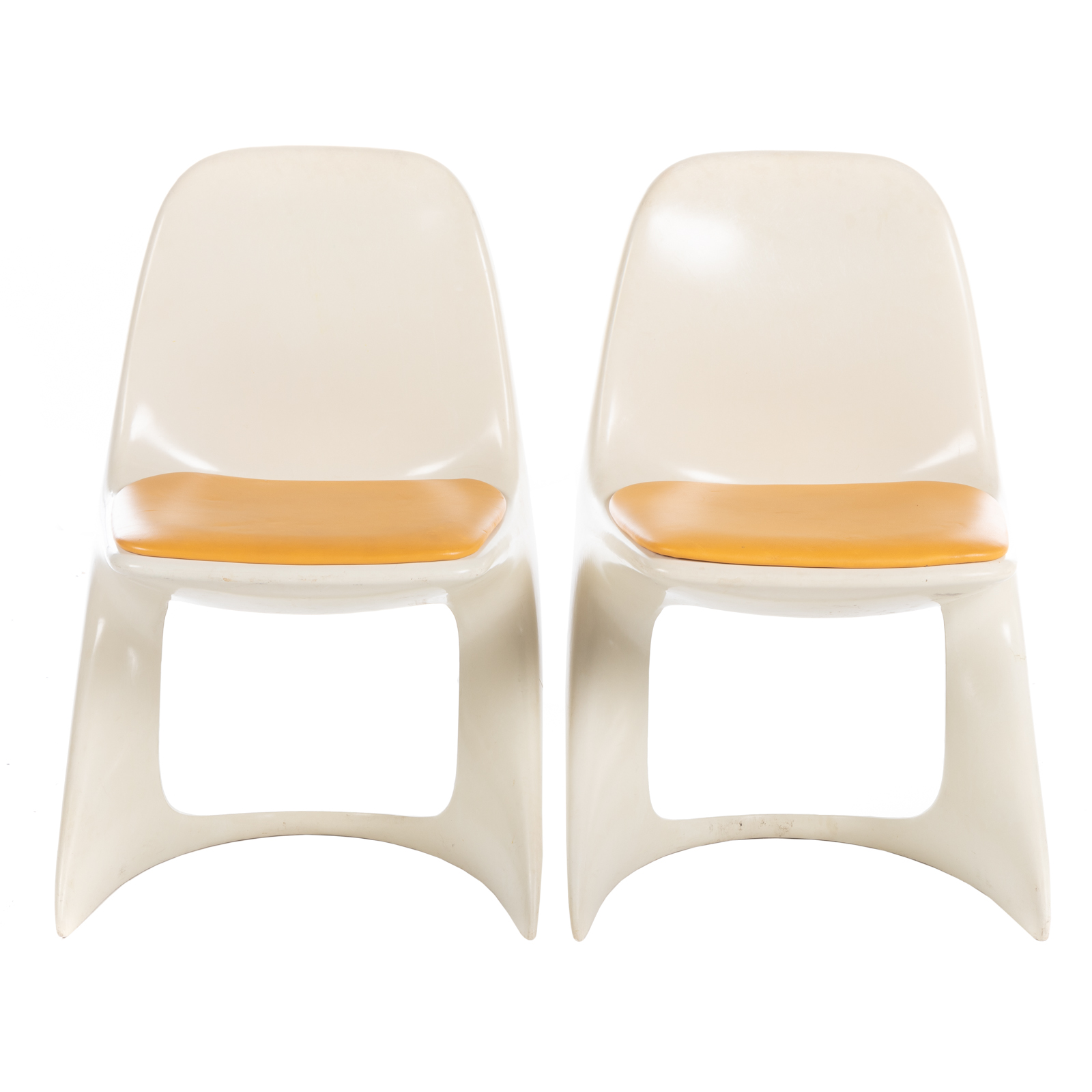A PAIR OF MODERN CHAIRS BY ALEXANDER