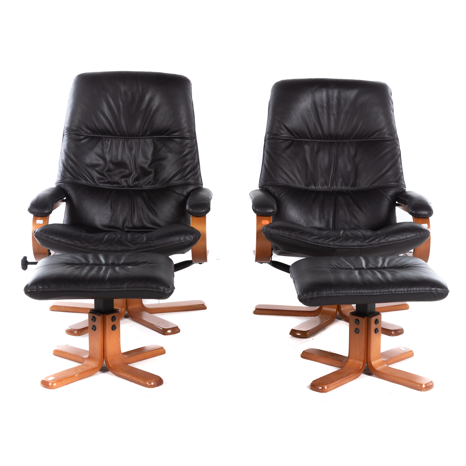 A PAIR OF CONTEMPORARY RECLINING 369e9c