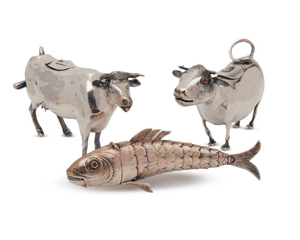 PAIR OF ENGLISH SILVER COW CREAMERS 367a62