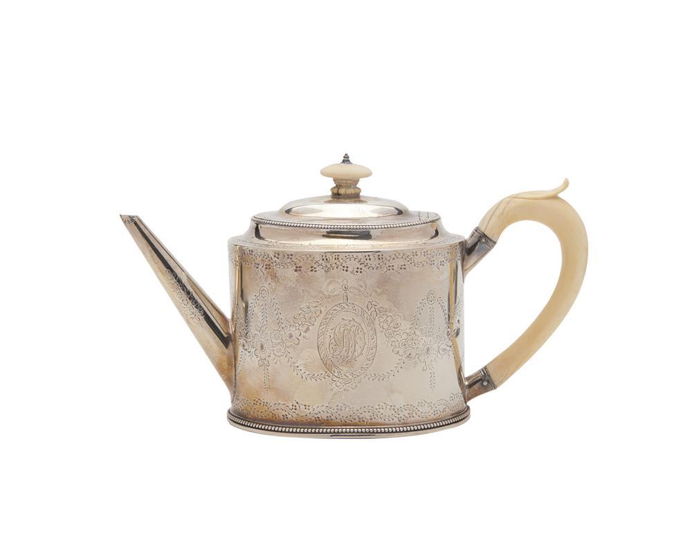 HESTER BATEMAN SILVER TEAPOT LONDON  367c6f