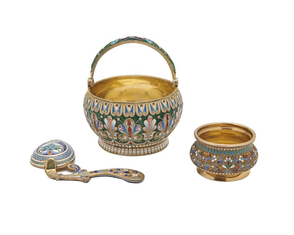 RUSSIAN GILT SILVER AND ENAMEL 367d8b