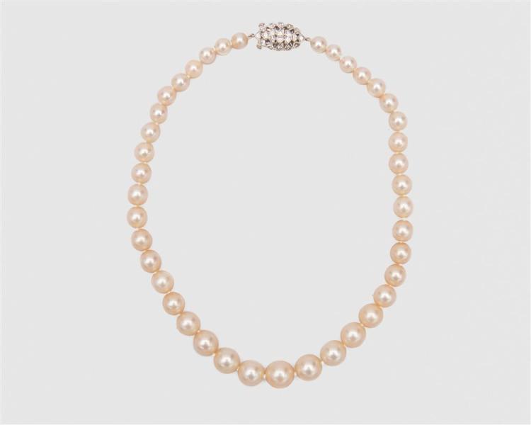 PEARL NECKLACEPearl Necklace,  the graduated