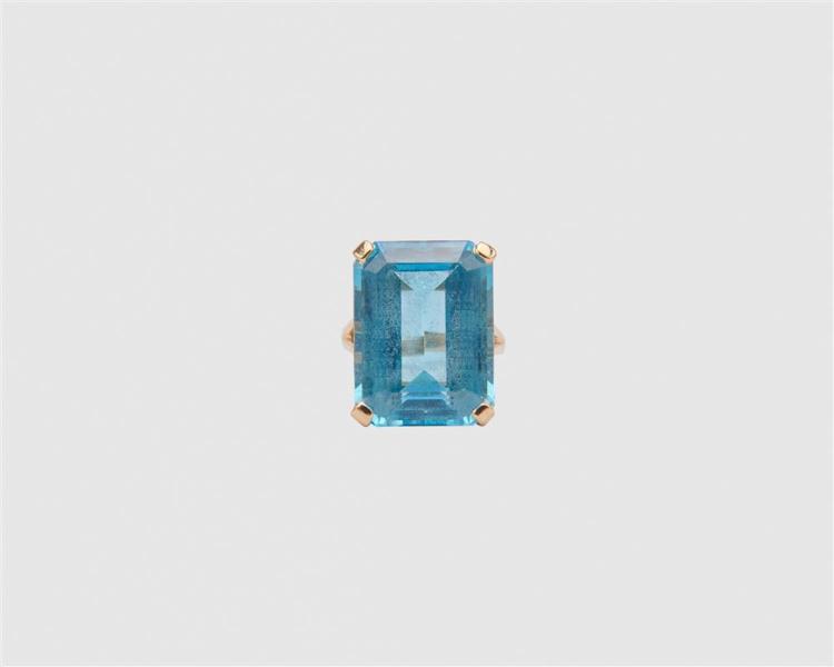 14K YELLOW GOLD AND BLUE TOPAZ