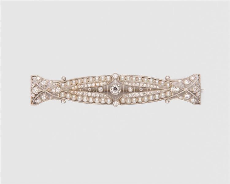 PLATINUM DIAMOND AND PEARL BROOCHPlatinum  3681bd