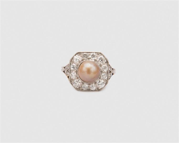 PLATINUM PEARL AND DIAMOND RINGPlatinum  3681bf