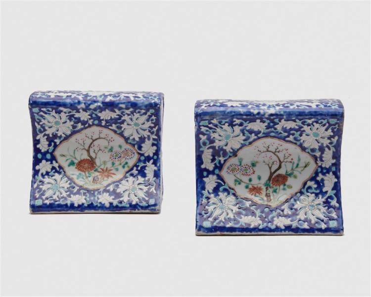 PAIR OF CHINESE BLUE GROUND FLORAL 3681f6