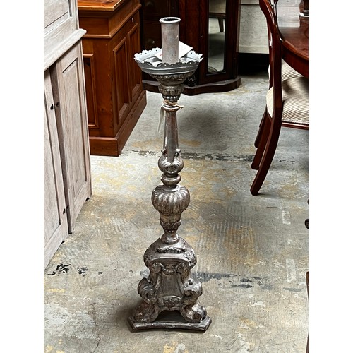 Silver finished Pricket form candle