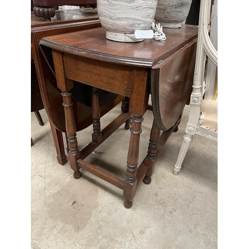 Late Victorian oak gate-leg table,