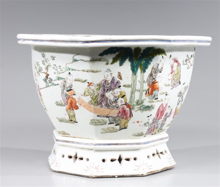 Chinese enameled porcelain planter 3682ad