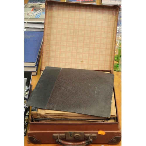 Set of records in square suit case 368459