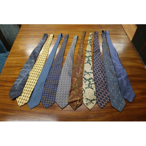Good assorted lot of designer ties 368472