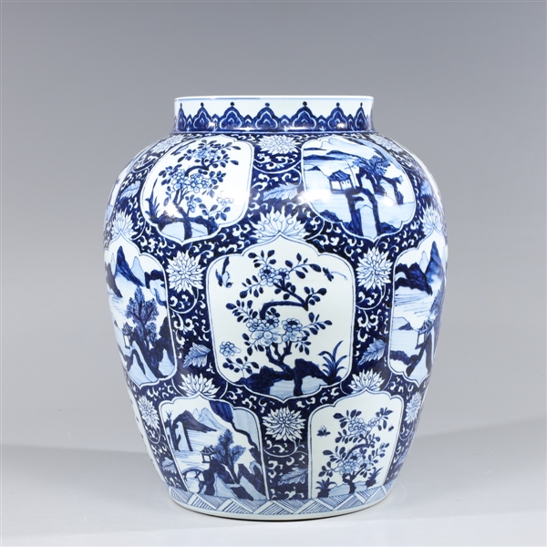 Large Chinese blue and white porcelain 36856a