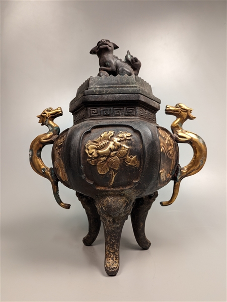 Large Chinese gilt bronze tripod 36856d