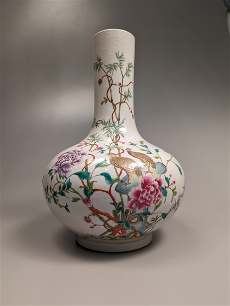 Chinese Famille Rose enameled porcelain 36857f