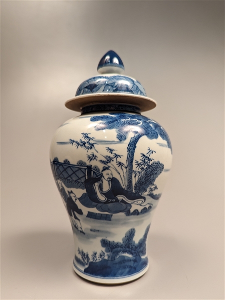 Small and charming, Chinese Kangxi-style,