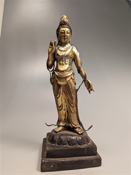 Chinese gilt bronze figure of 36858b