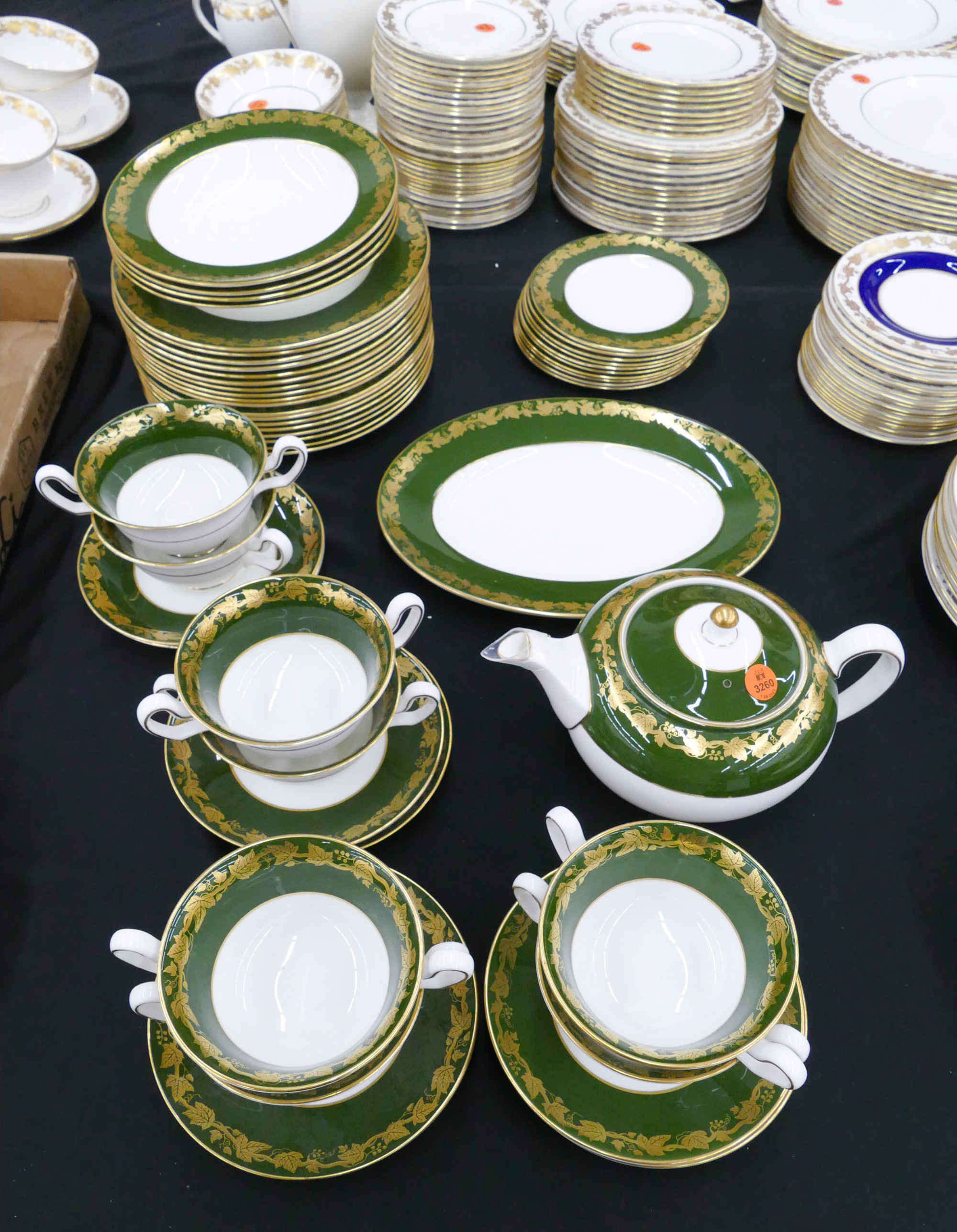 50pc Wedgwood White Hall Arris