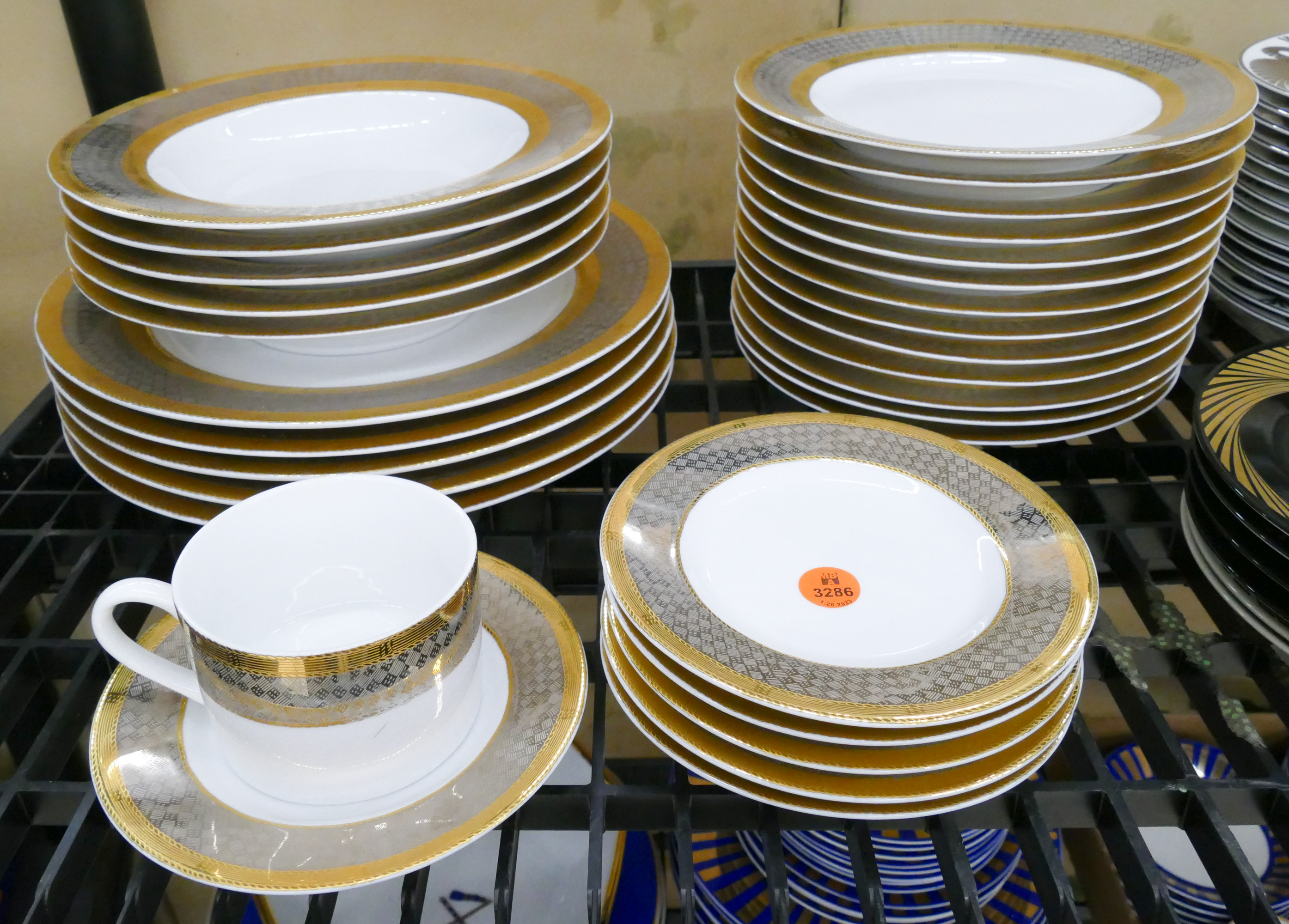 30pc Wallace Aegean Porcelain Dinnerware