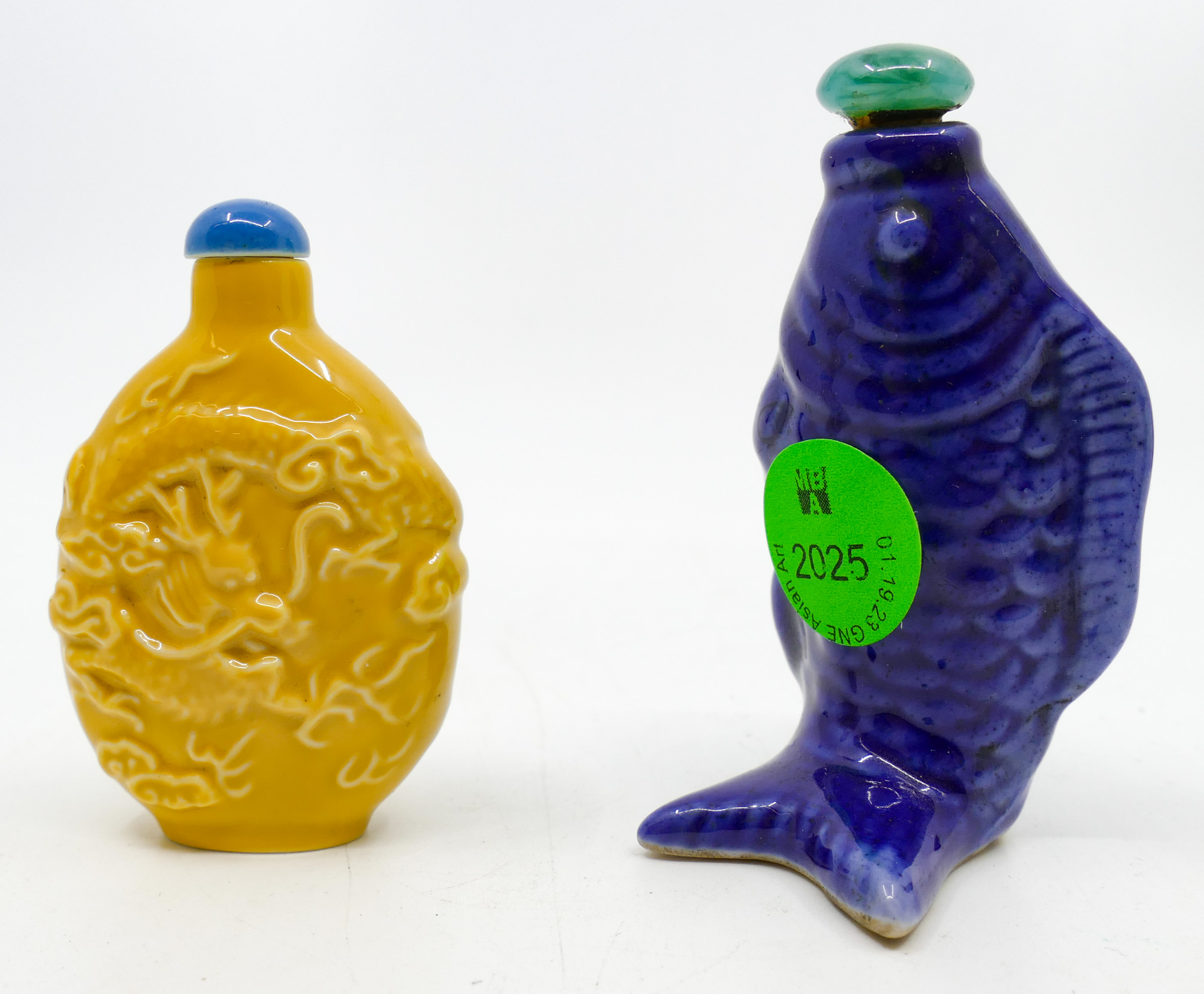 2pc Chinese Ceramic Snuff Bottles 36871d