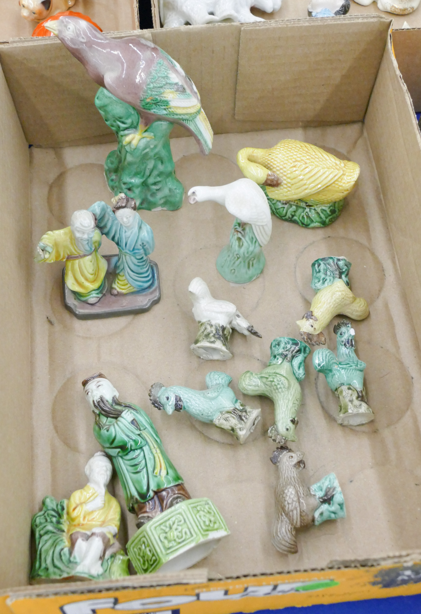 Box Old Chinese Export Porcelain Figures