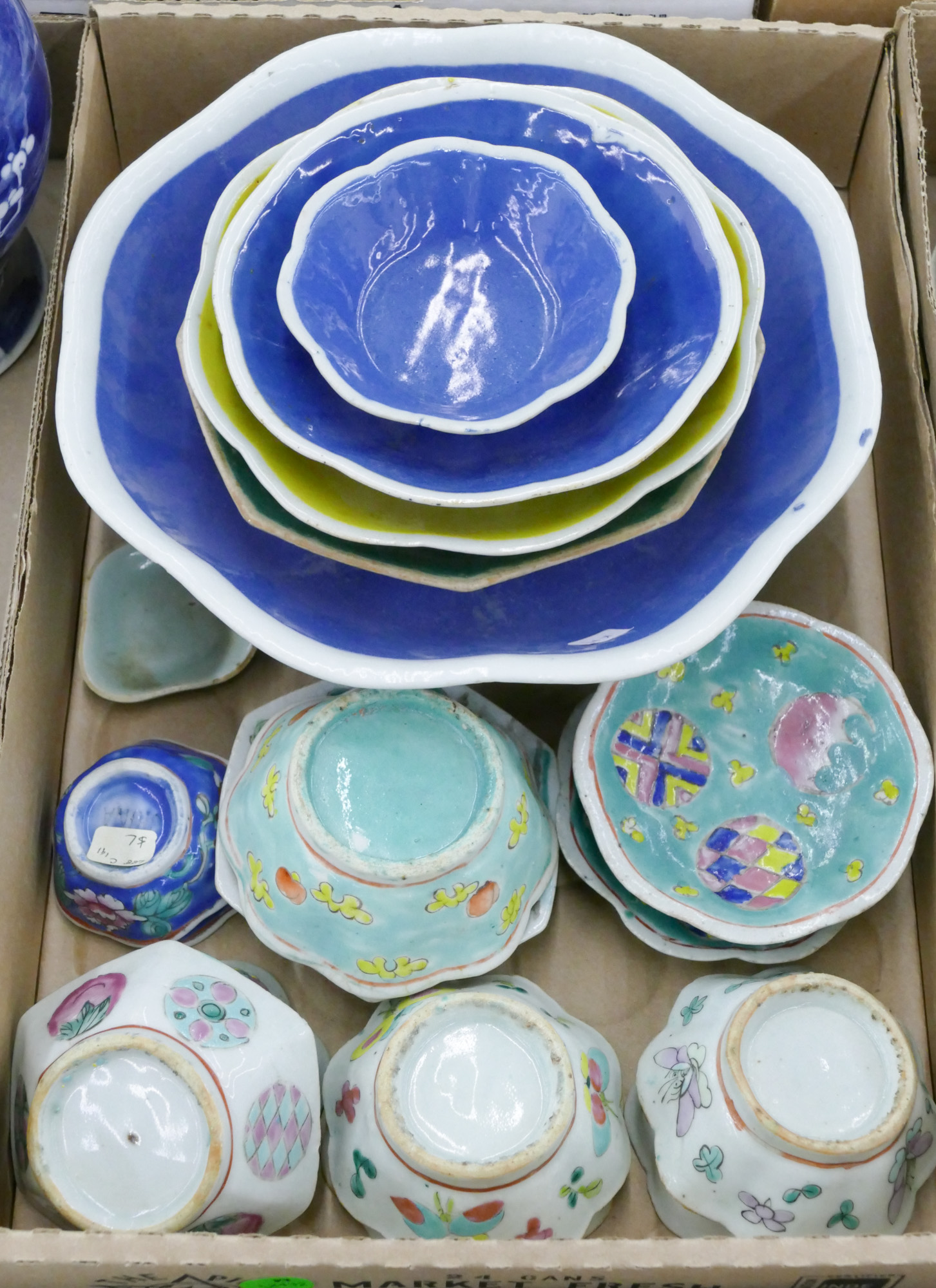 Box Old Chinese Blue Bowls etc  3688b9
