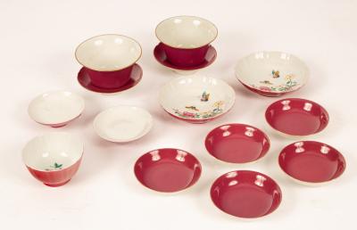 A group of Chinese porcelain items,