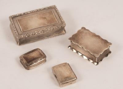 A William IV silver snuff box  36b2e8