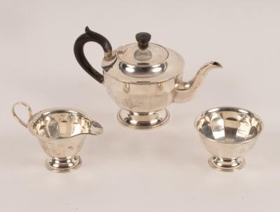 A three piece silver tea set, Viners