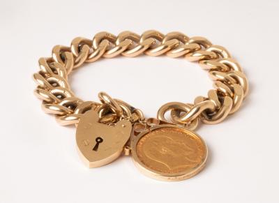 A 9ct gold bracelet with padlock