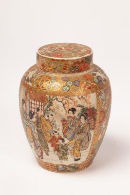 A Japanese Satsuma lidded vase  36b35d