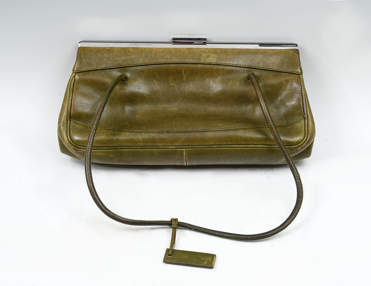 GUCCI LEATHER SHOULDER BAG This 36b422