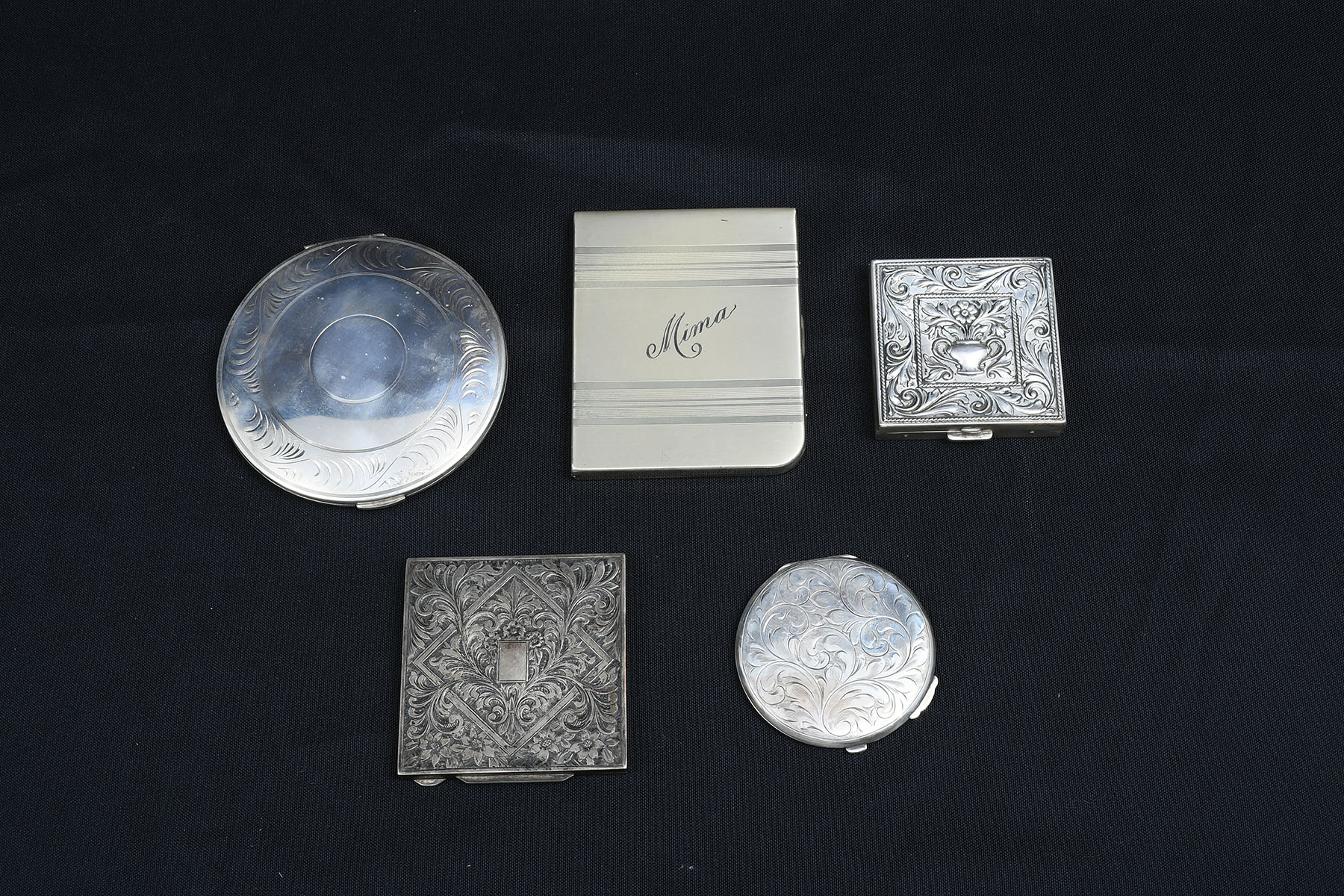 5 VINTAGE SILVER COMPACTS Comprising  36b496