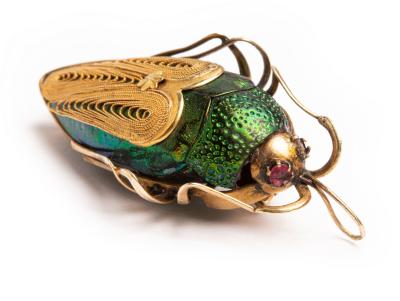 A Victorian jewel beetle brooch pendant  36b62c