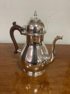 A silver coffee pot, William Comyns