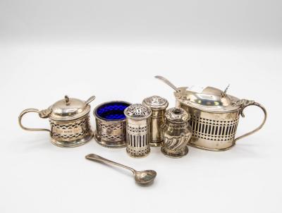 An early 20th Century silver mustard