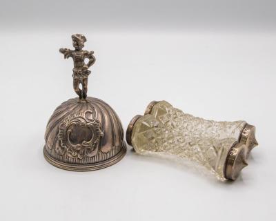 A Dutch silver table bell bearing 36b810