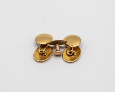 A pair of 15ct gold cufflinks and 36b88f