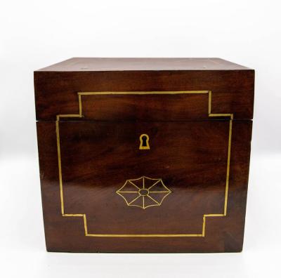 A flame mahogany decanter box with 36b926