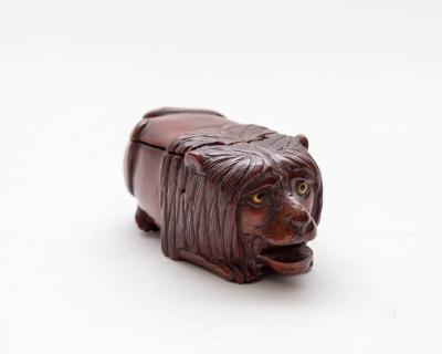 A coquilla nut lion snuff box  36b944