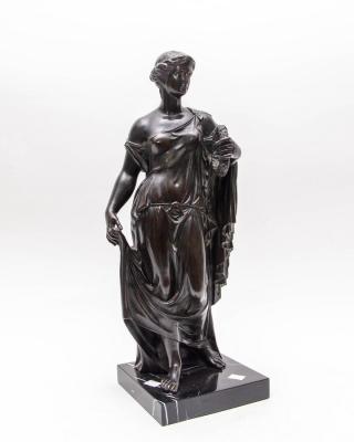 A bronze figure of a Classical 36b97f