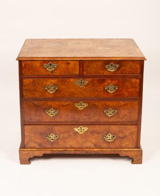 An 18th Century walnut and featherbanded 36ba1a