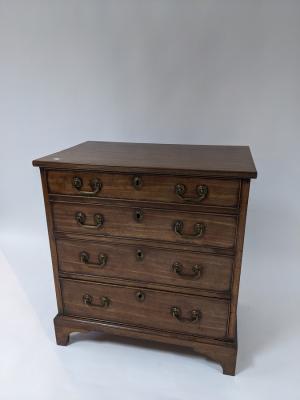 A George IV mahogany chest of drawers  36ba46