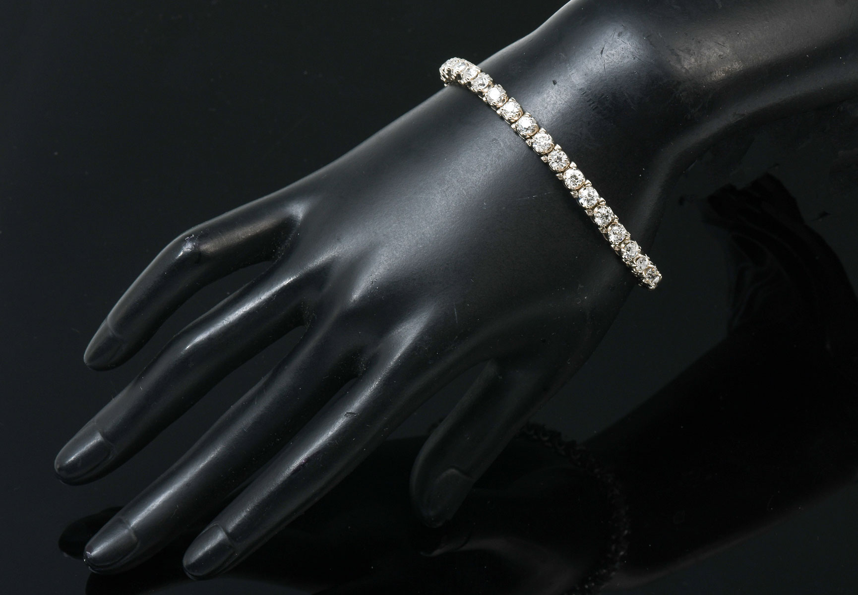 14K 7.75 CTW DIAMOND IN-LINE BRACELET: