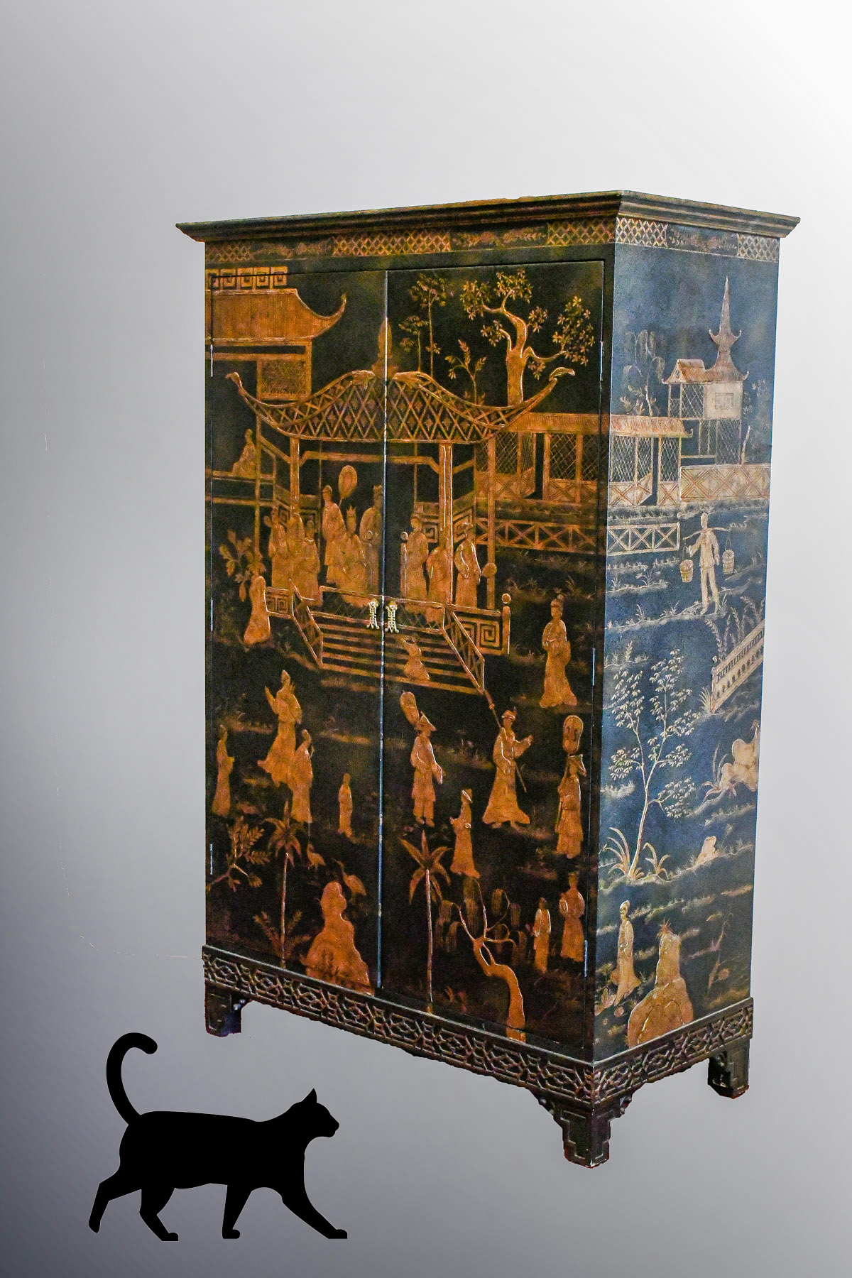 TALL LACQUERED CHINOISERIE FIGURAL