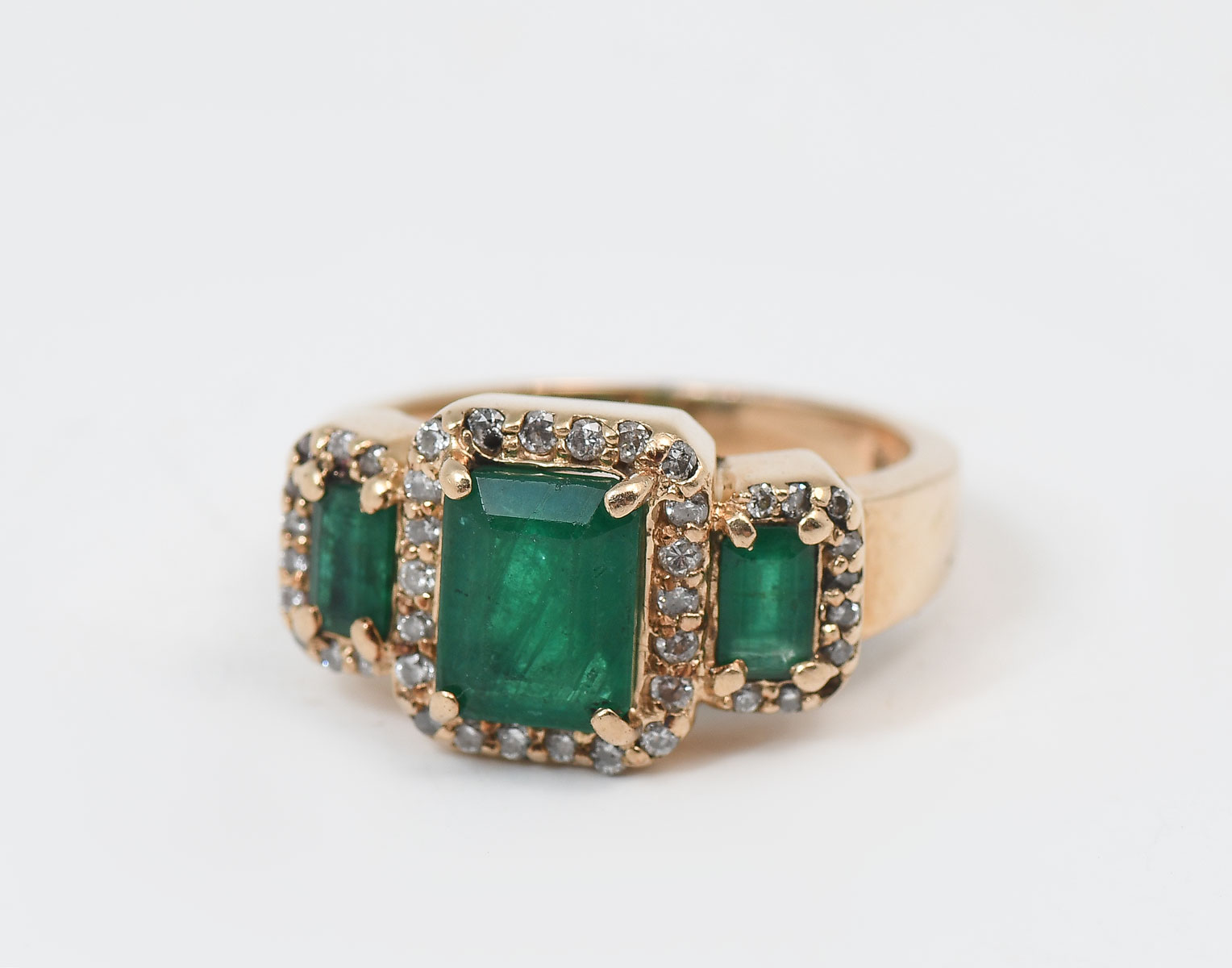 14K EMERALD & DIAMOND RING: 14K