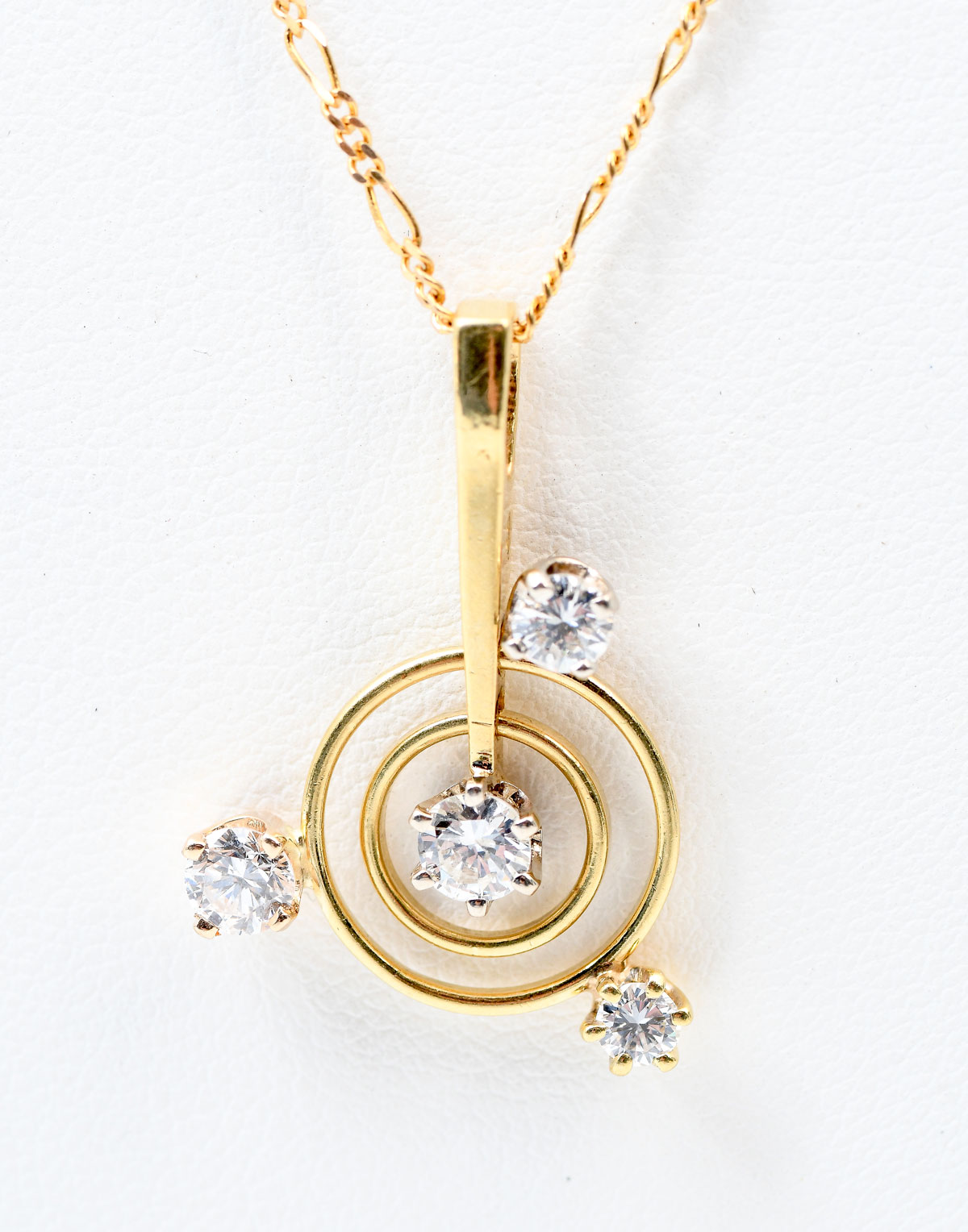 18K DIAMOND PENDANT & 14K CHAIN: