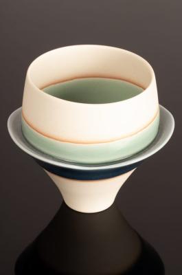 Fukumoto Fuku (born 1973), a small porcelain
