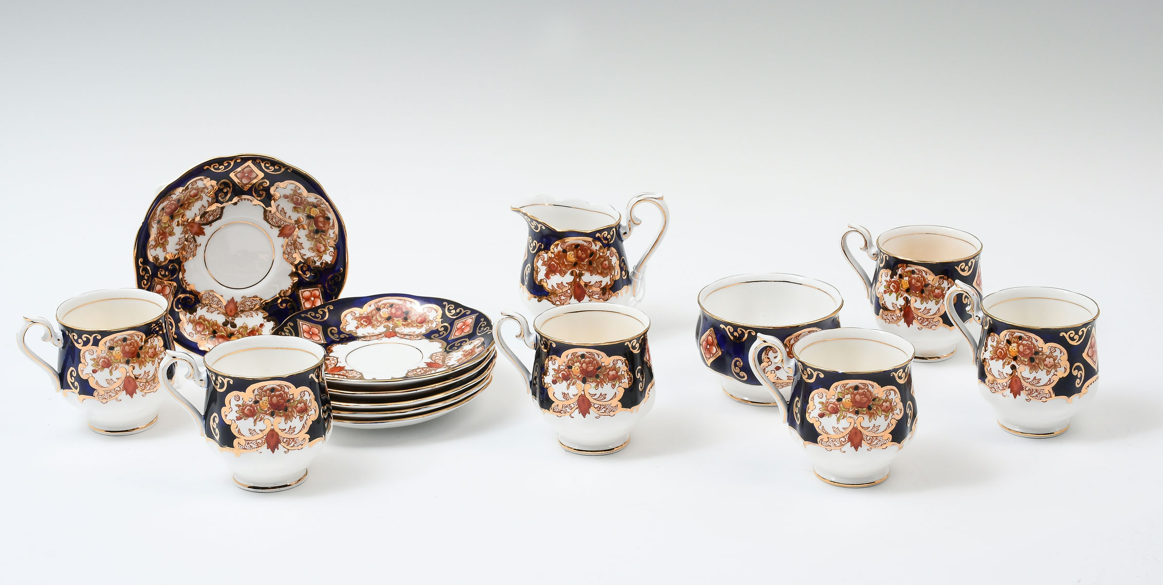 14 PC. ROYAL ALBERT HEIRLOOM BONE