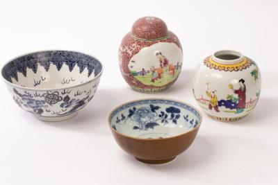 Four pieces of Oriental porcelain 36bf23