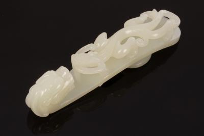 A Chinese white jade carved belt 36bf2c